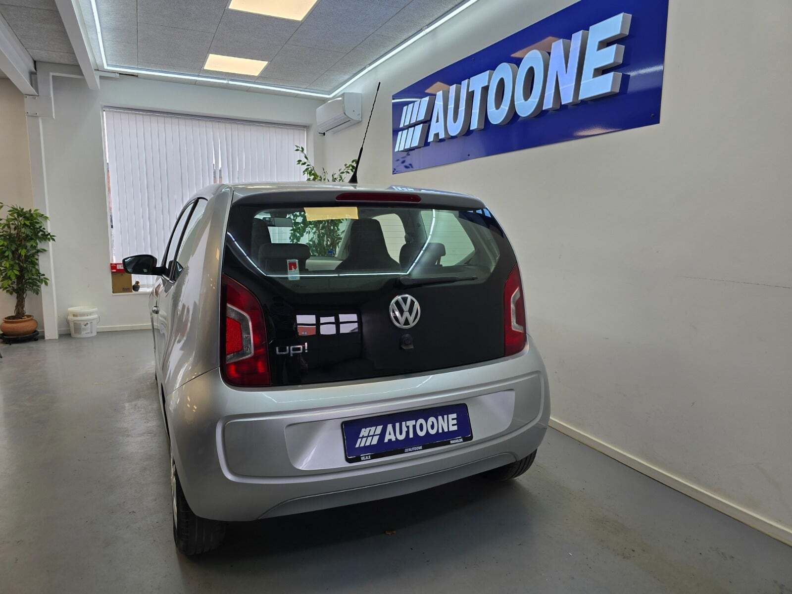 Sølv VW UP! fra 2012