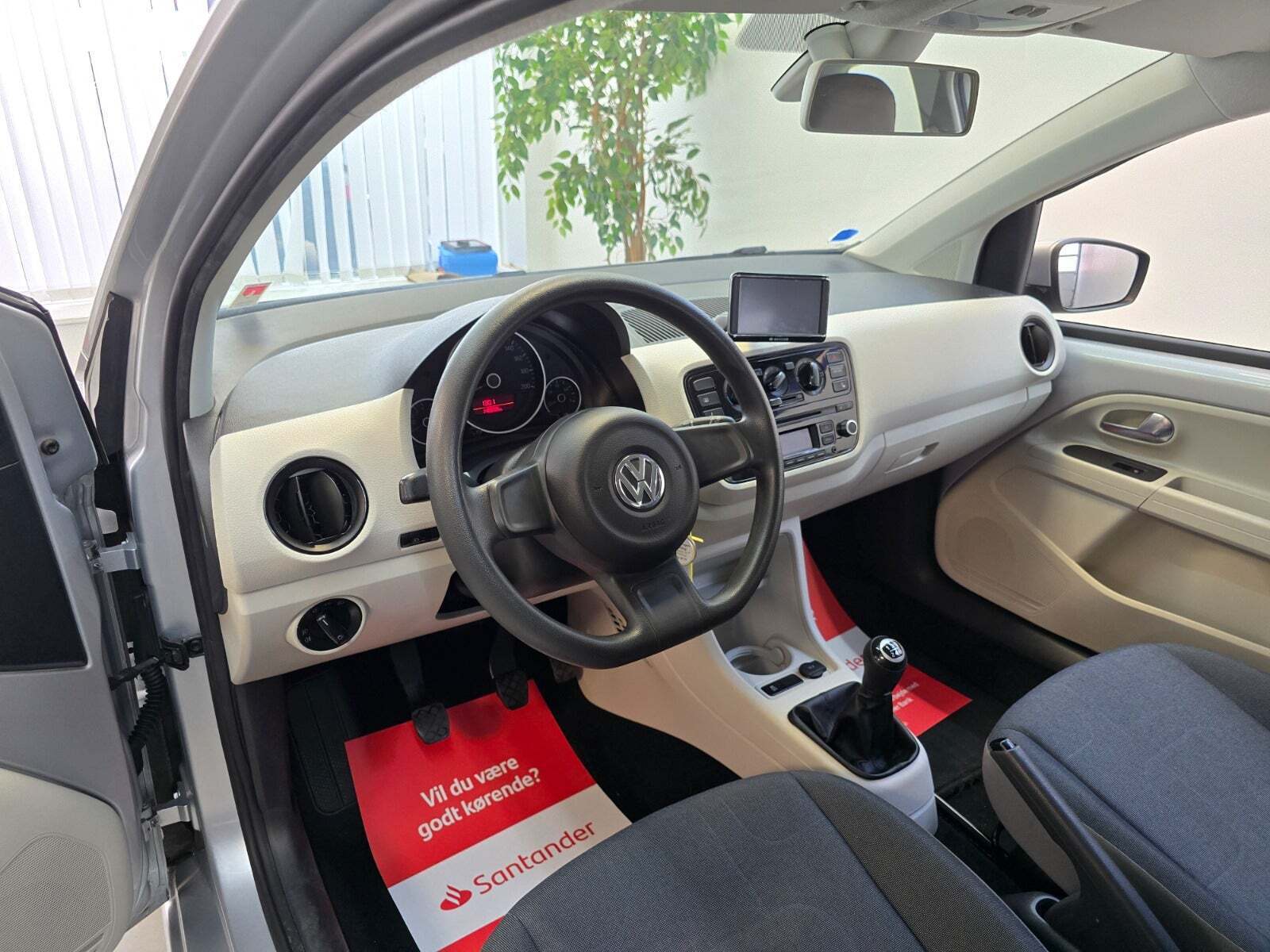 Sølv VW UP! fra 2012