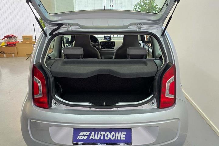 Sølv VW UP! fra 2012