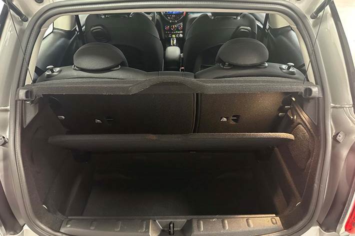 Sølv Mini Cooper SE fra 2024