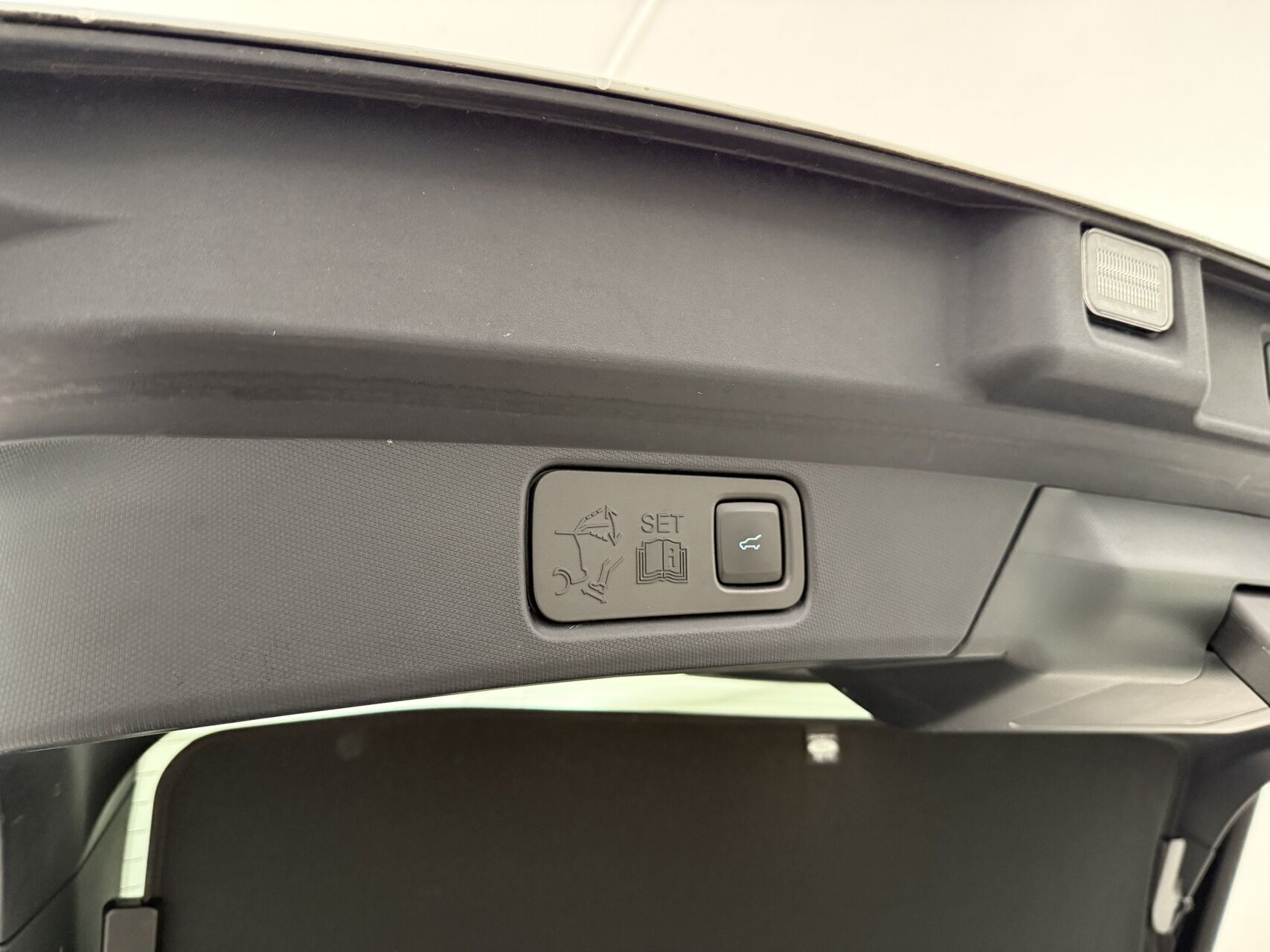 Hvid Ford Mustang Mach-E fra 2021