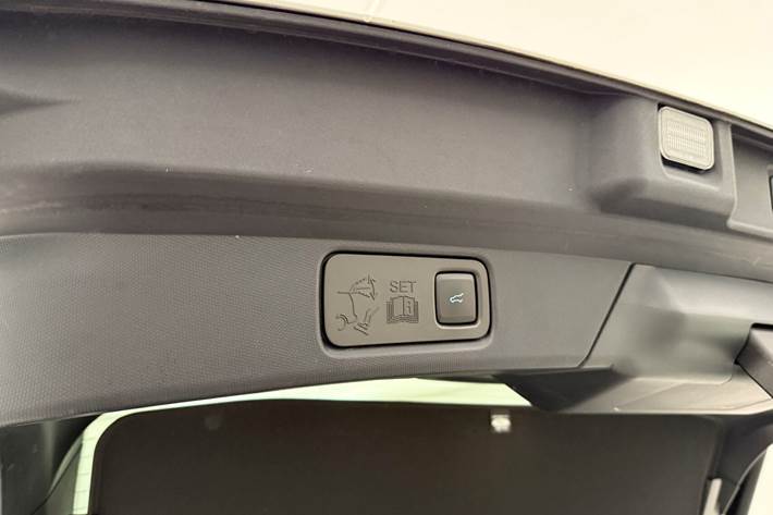 Hvid Ford Mustang Mach-E fra 2021