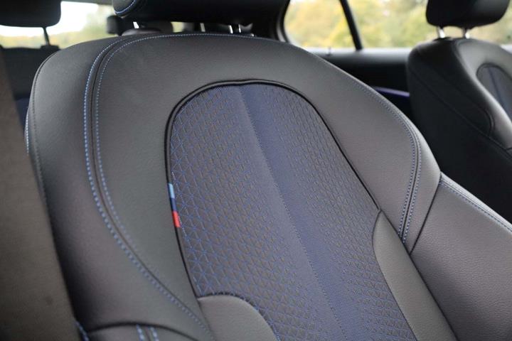 Grøn BMW 118i fra 2020