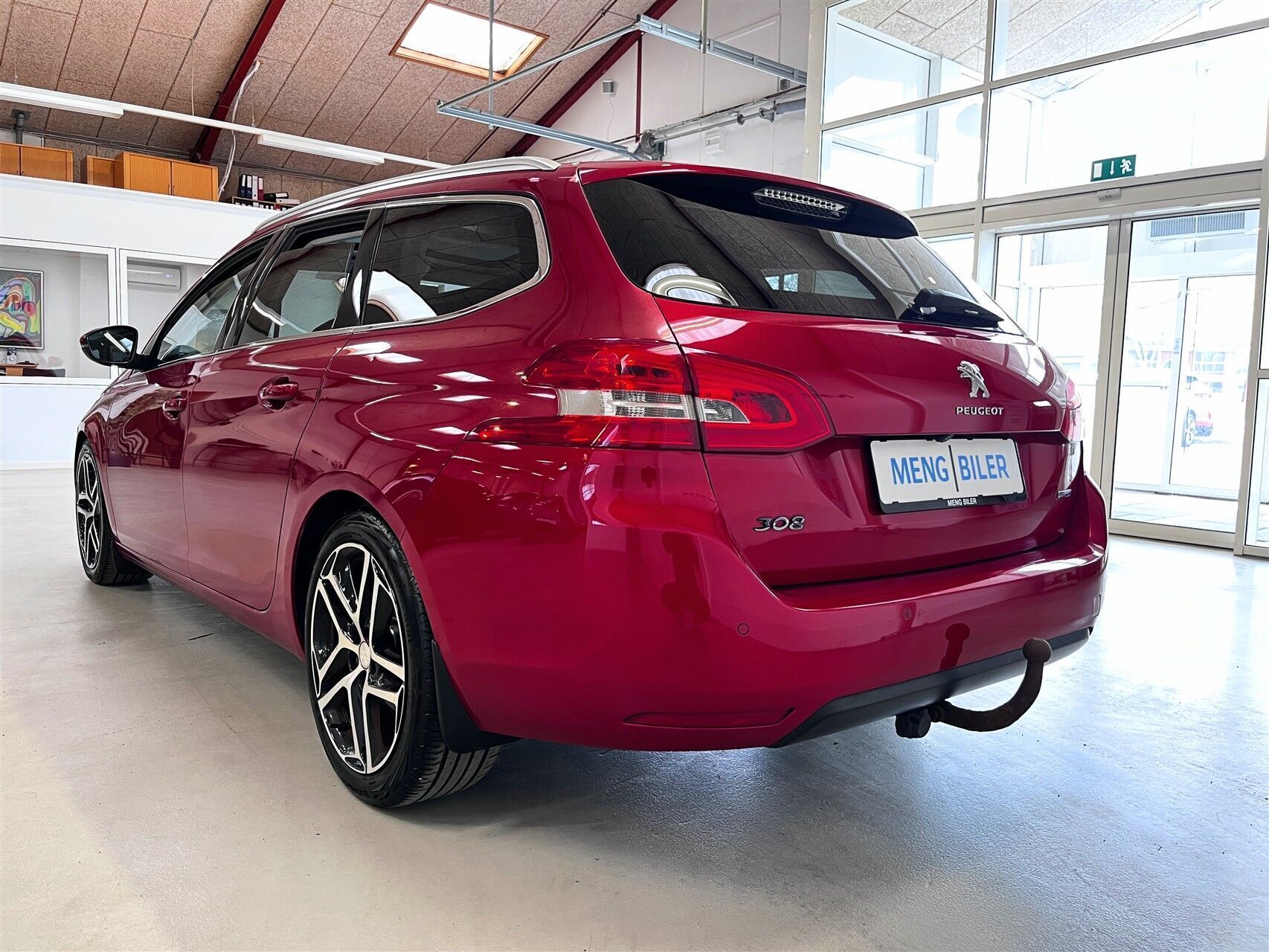 Rød Peugeot 308 fra 2016
