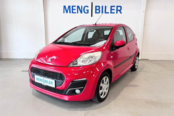 Rød Peugeot 107 fra 2013