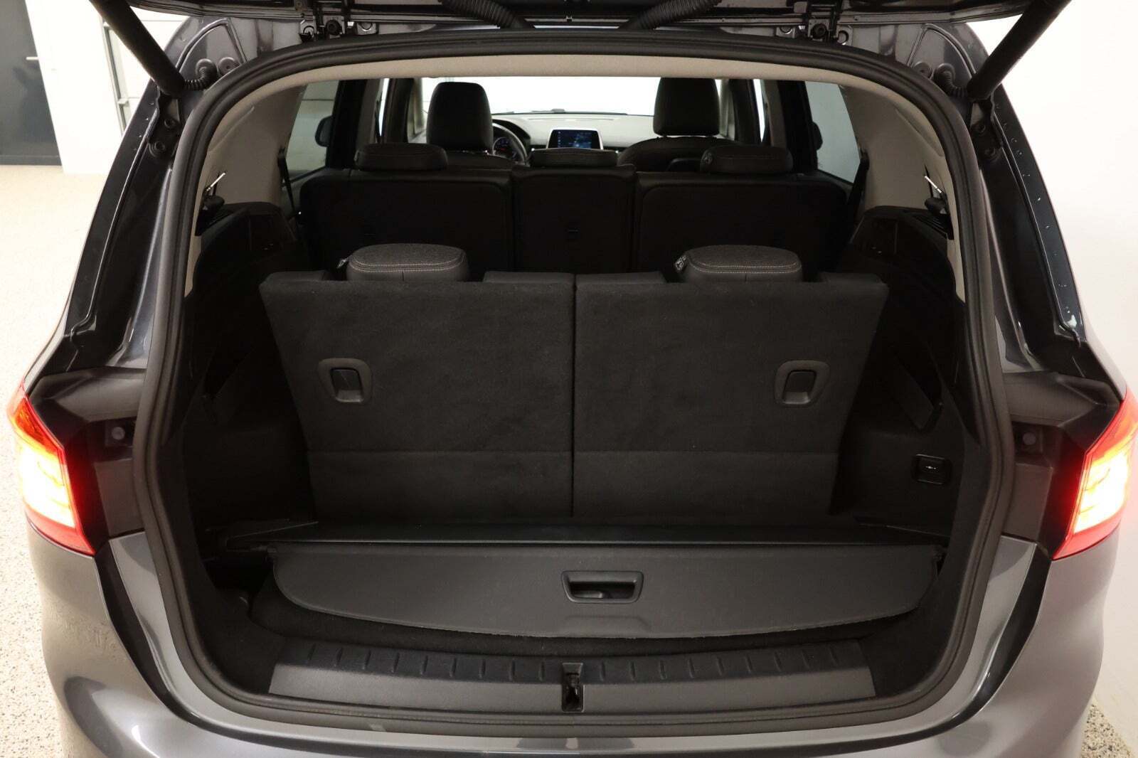 Sort BMW 216i fra 2019