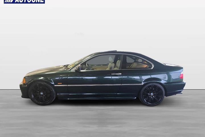 Grøn BMW 330Ci fra 2002 set udefra