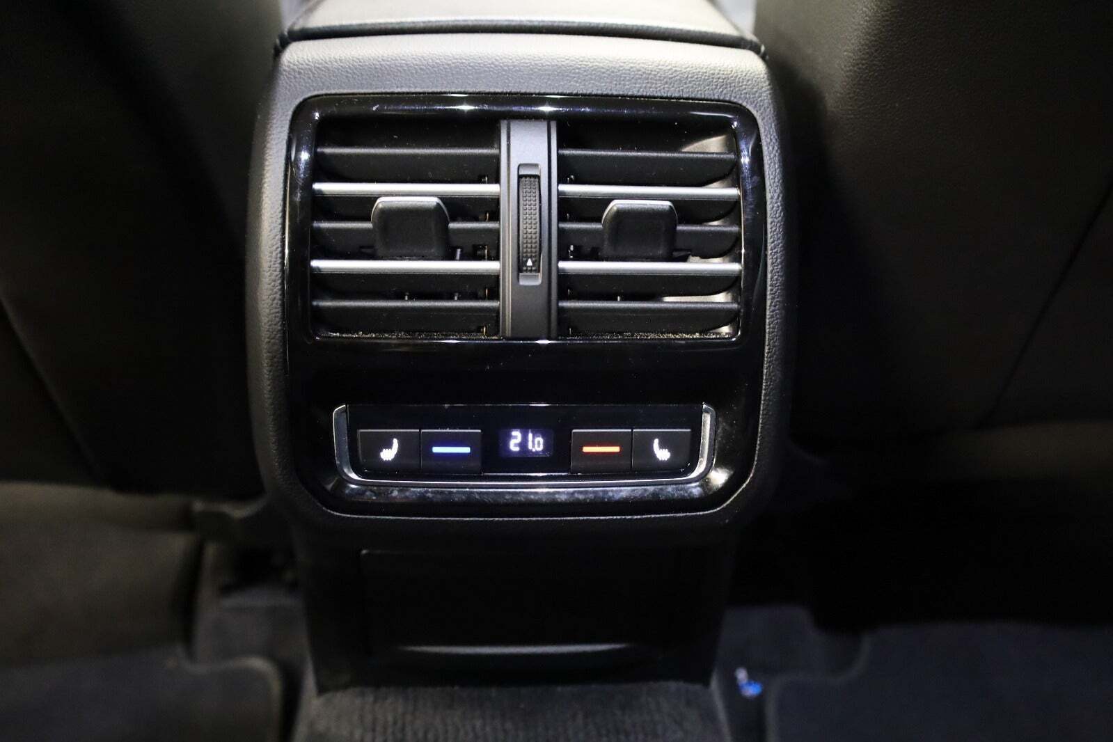 Hvid VW Passat fra 2017