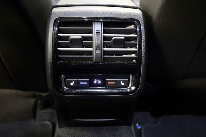 Hvid VW Passat fra 2017