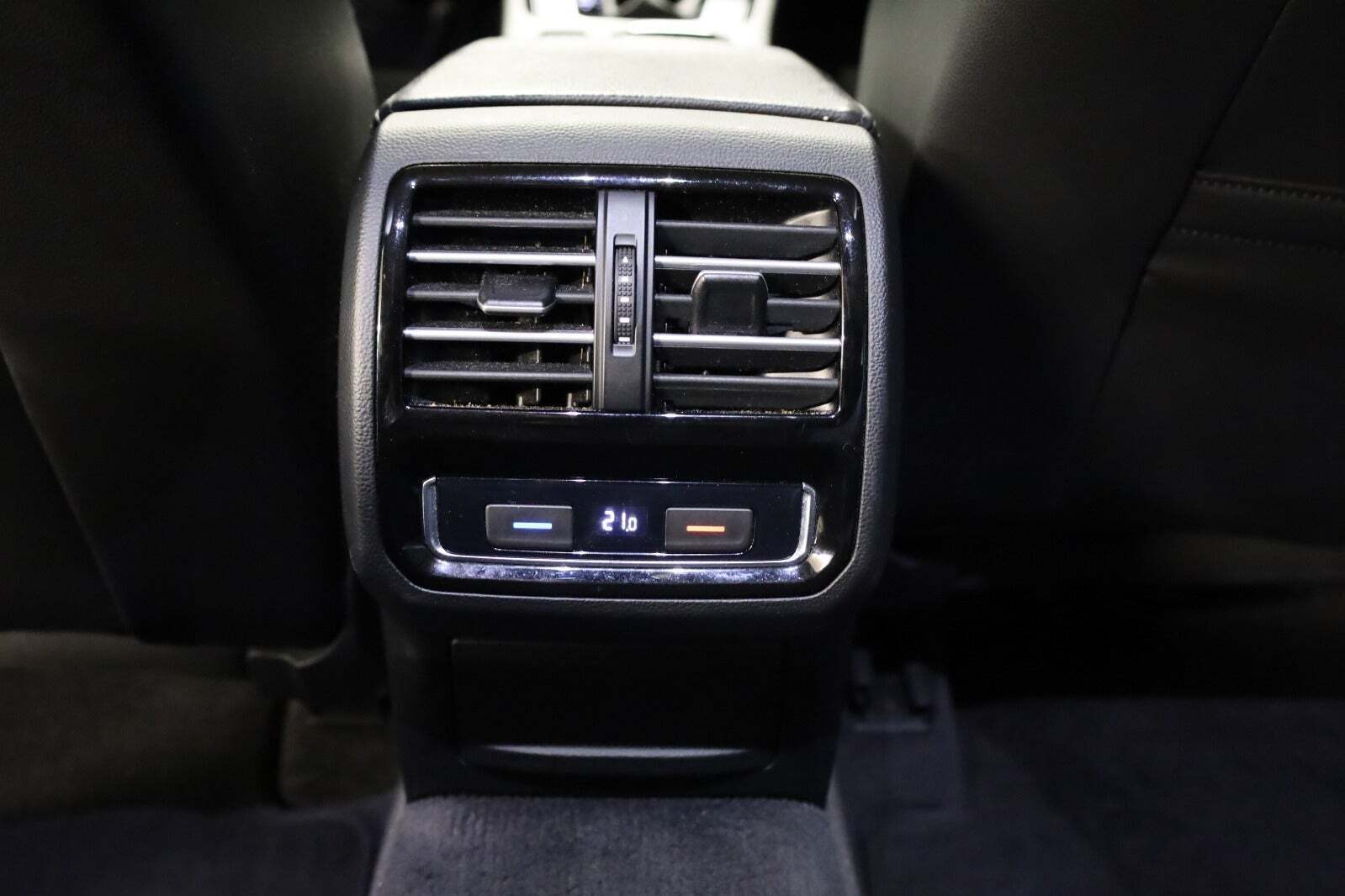 Sort VW Passat fra 2018