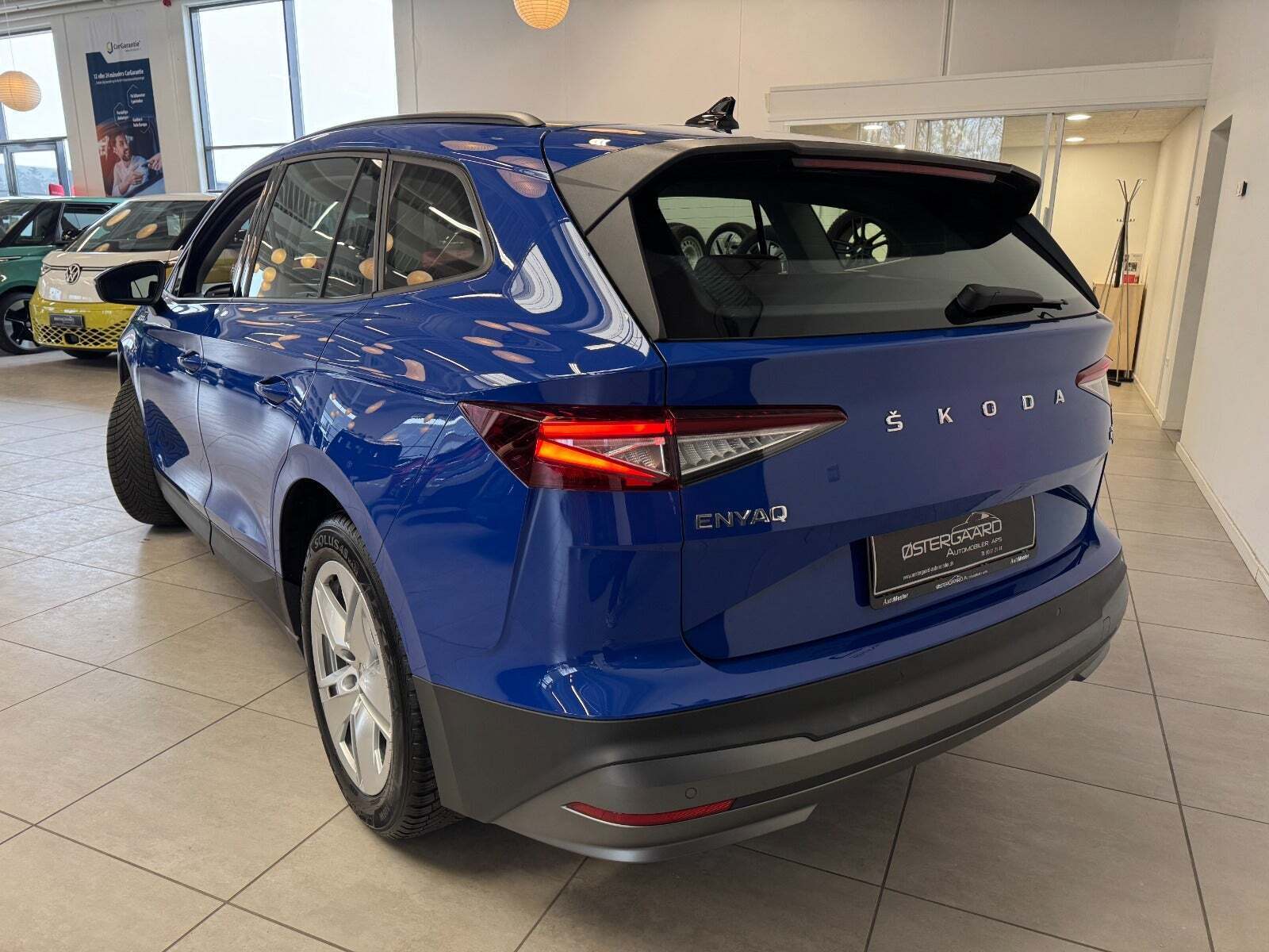 Blå Skoda Enyaq fra 2023