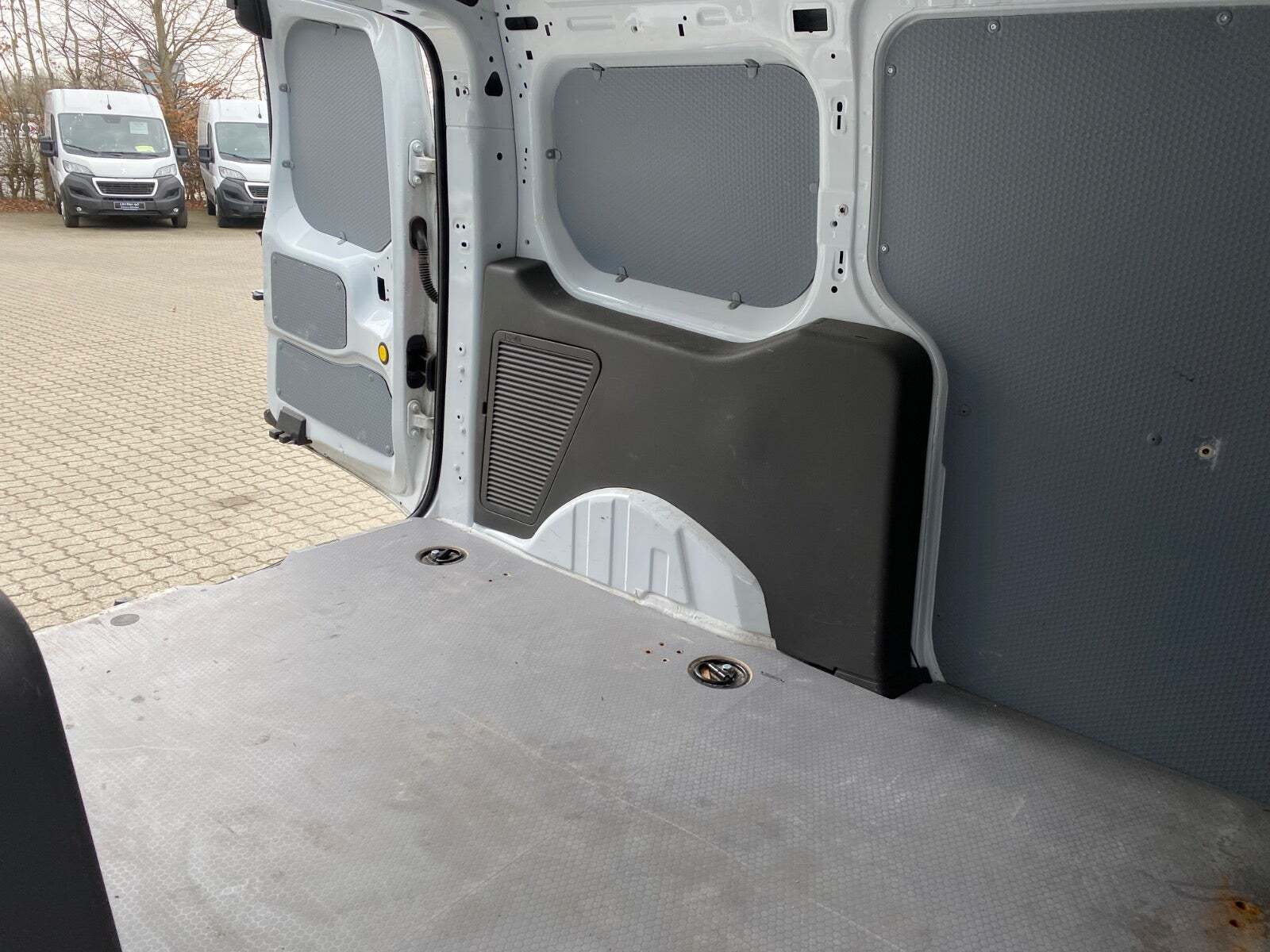 Hvid Ford Transit Connect fra 2019