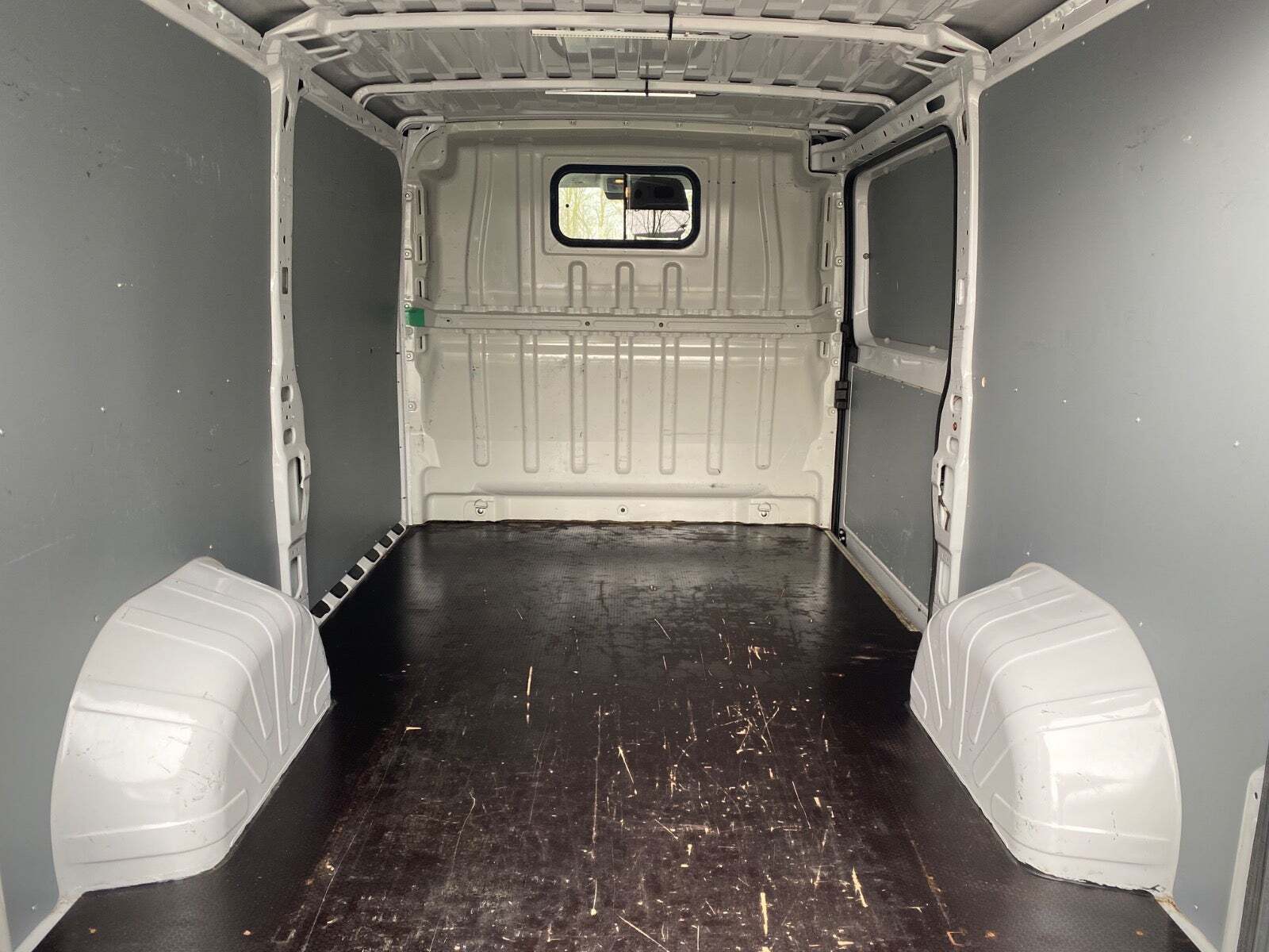 Hvid Peugeot Boxer 333 fra 2022