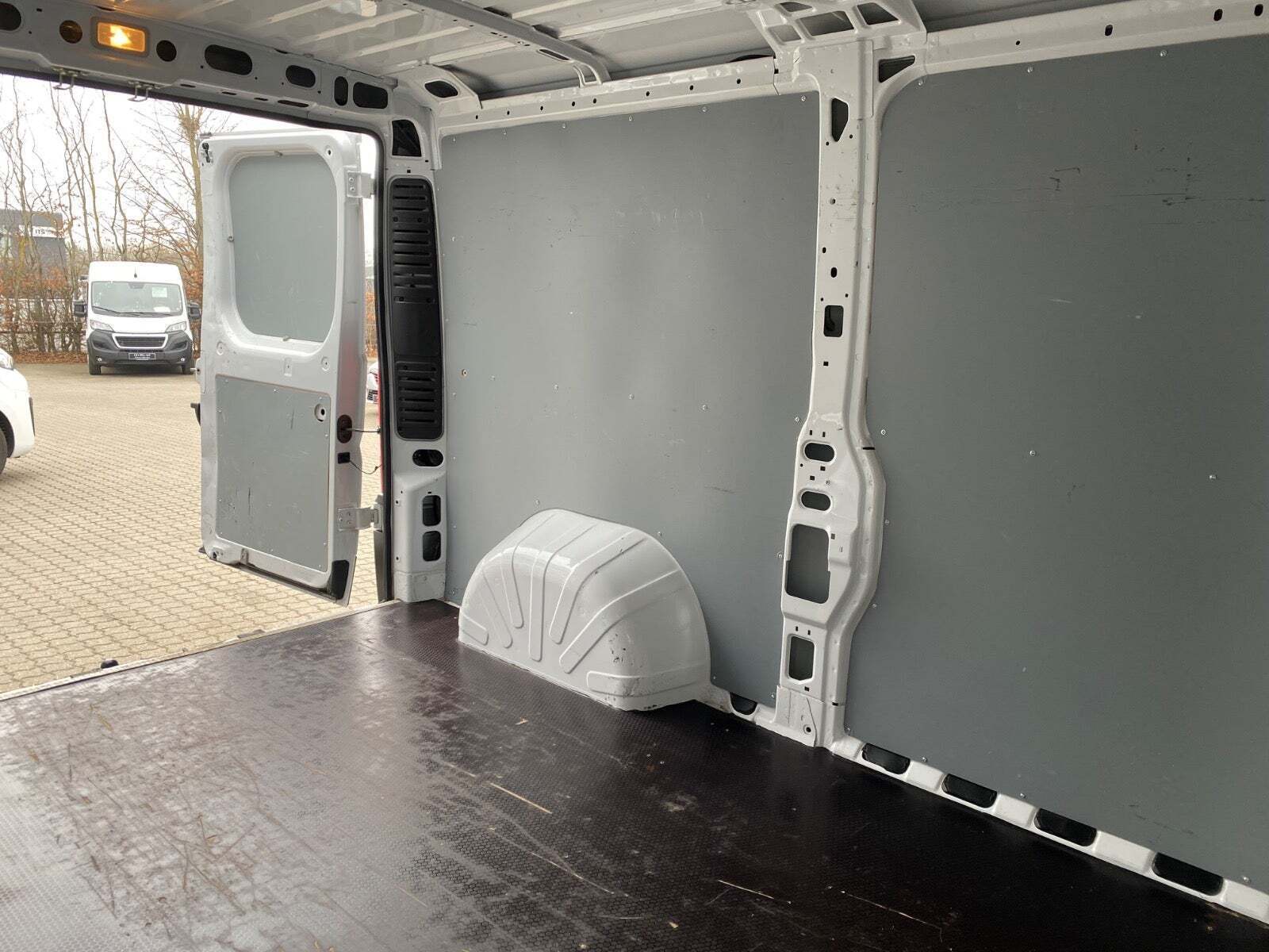 Hvid Peugeot Boxer 333 fra 2022