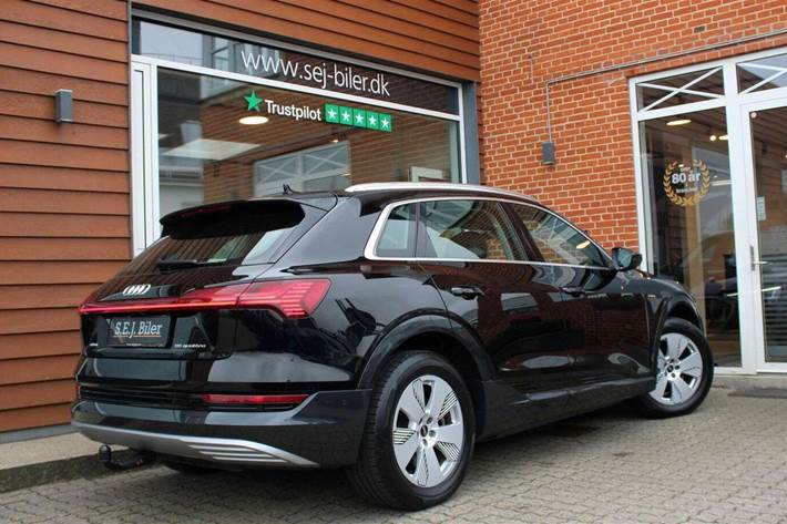 Sort Audi e-tron fra 2022