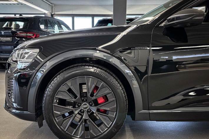 Sort Audi Q8 e-tron fra 2024