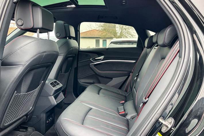 Sort Audi Q8 e-tron fra 2024