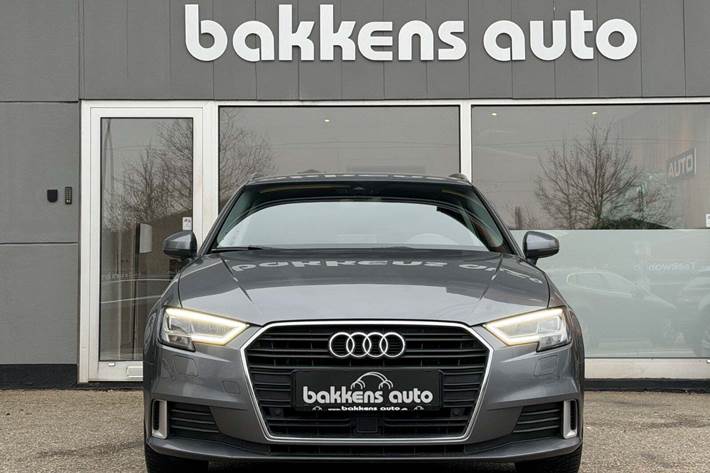 Grå Audi A3 fra 2017