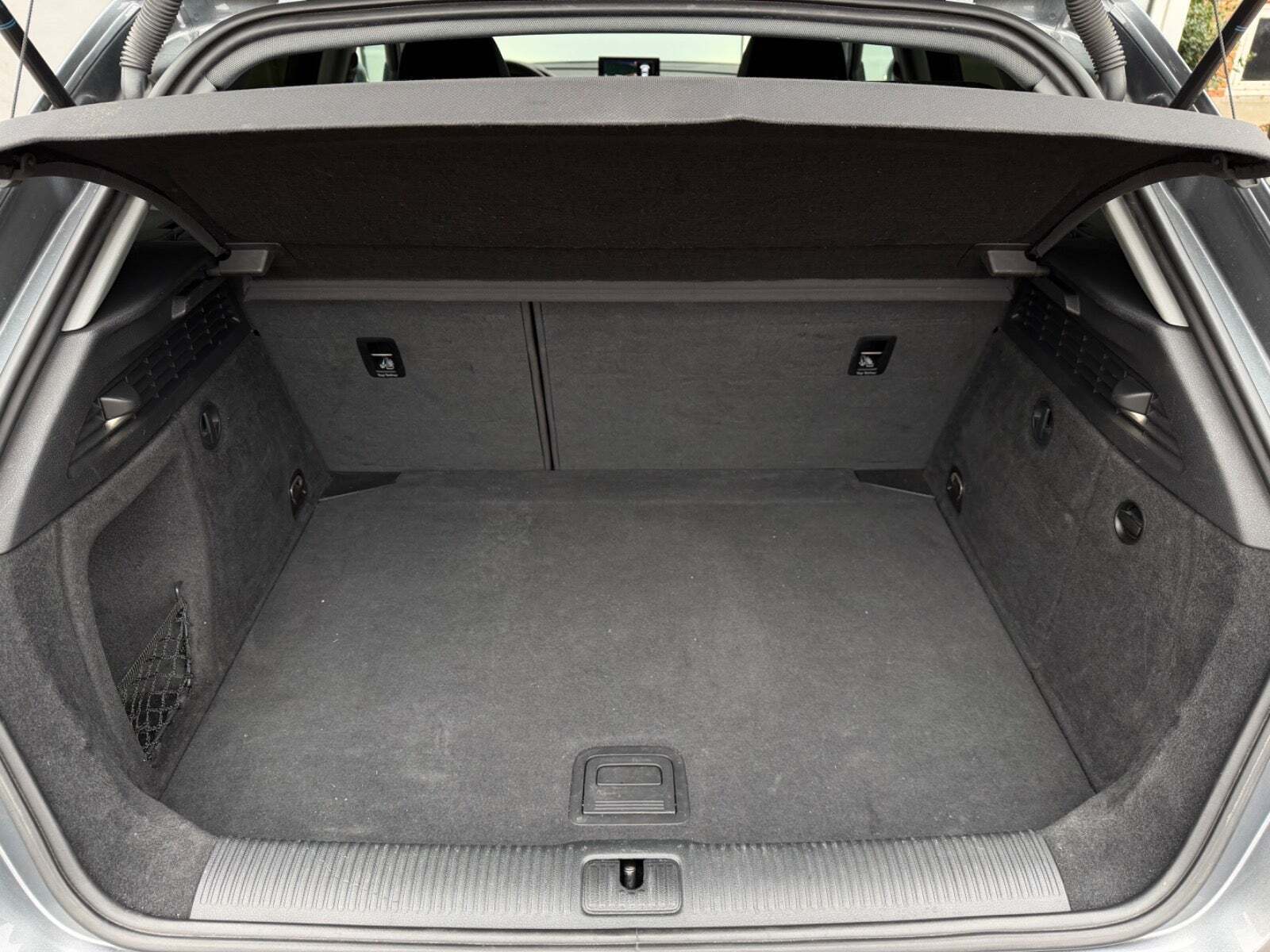 Grå Audi A3 fra 2017