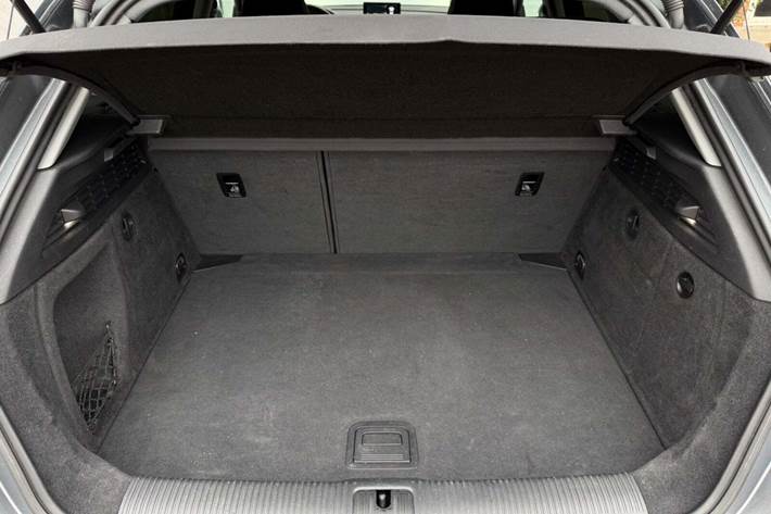 Grå Audi A3 fra 2017