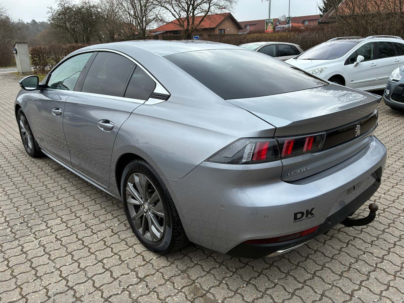 Grå Peugeot 508 fra 2019