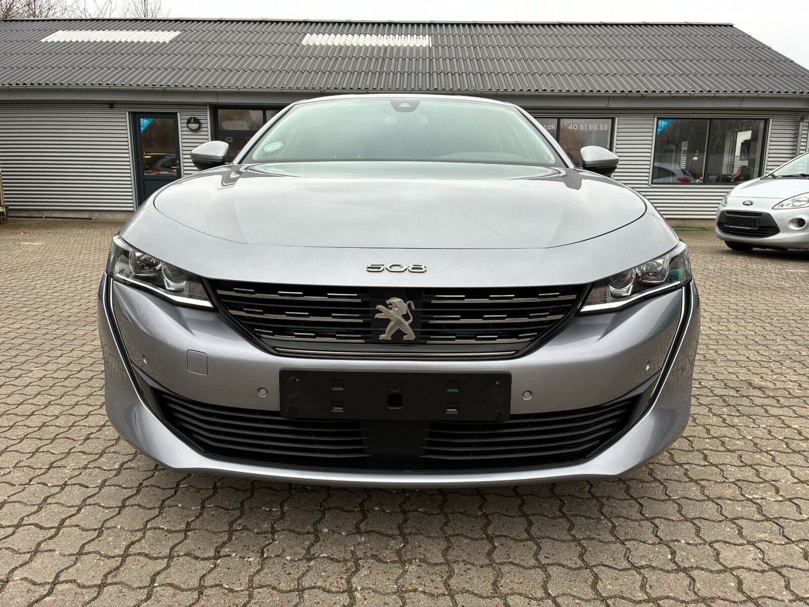 Grå Peugeot 508 fra 2019