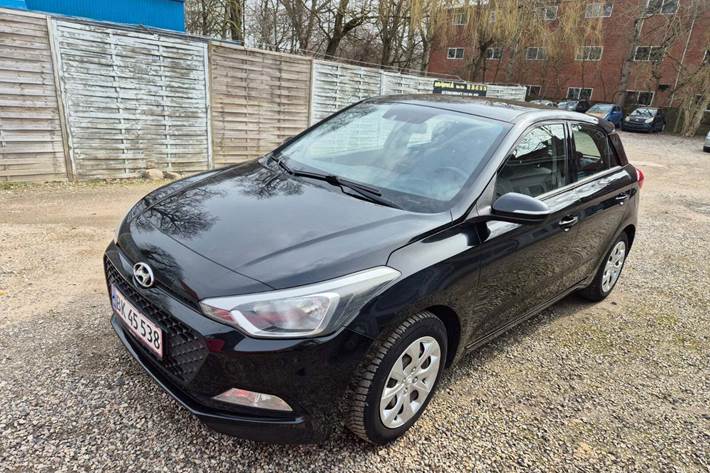 Sort Hyundai i20 fra 2016