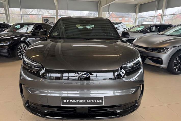 Grå Ford Capri fra 2025