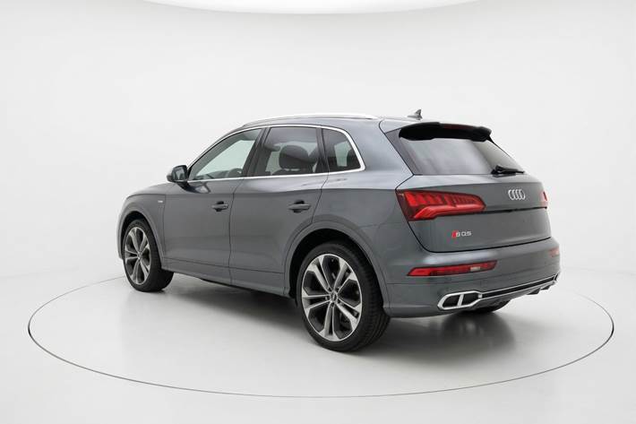 Grå Audi SQ5 fra 2017