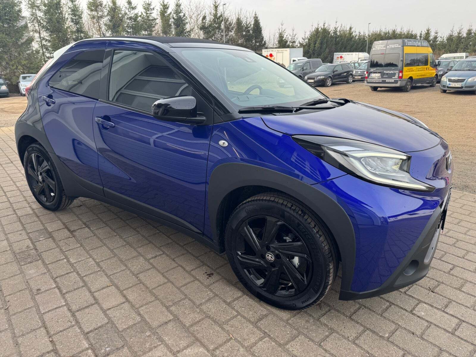 Blå Toyota Aygo X fra 2025