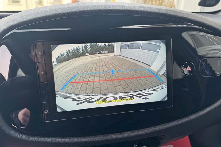 Blå Toyota Aygo X fra 2025