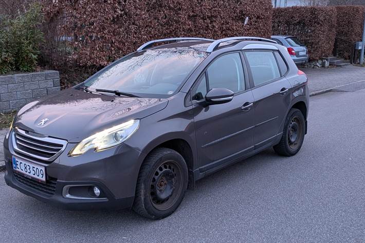 Grå Peugeot 2008 fra 2013