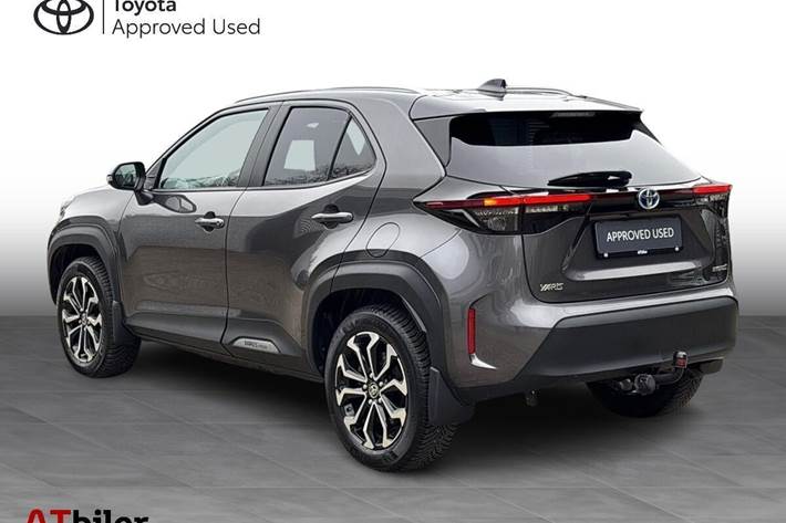 Grå Toyota Yaris Cross fra 2022