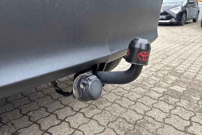 Grå Toyota Yaris Cross fra 2022