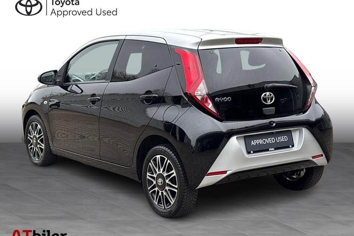 Sort Toyota Aygo fra 2019