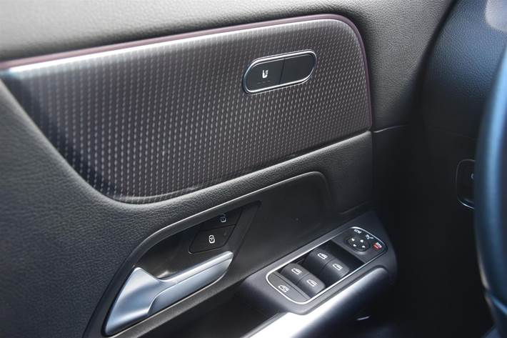 Sort Mercedes EQA 250 fra 2022