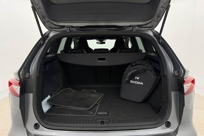 Grå Skoda Enyaq fra 2022