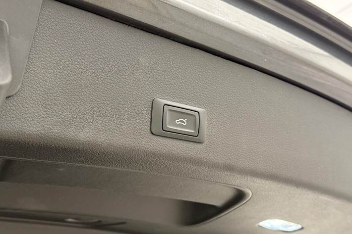 Grå Audi e-tron fra 2021