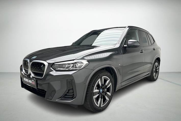 Grå BMW iX3 fra 2022