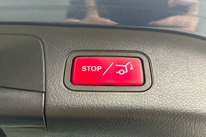 Blå Mercedes EQA 250 fra 2023