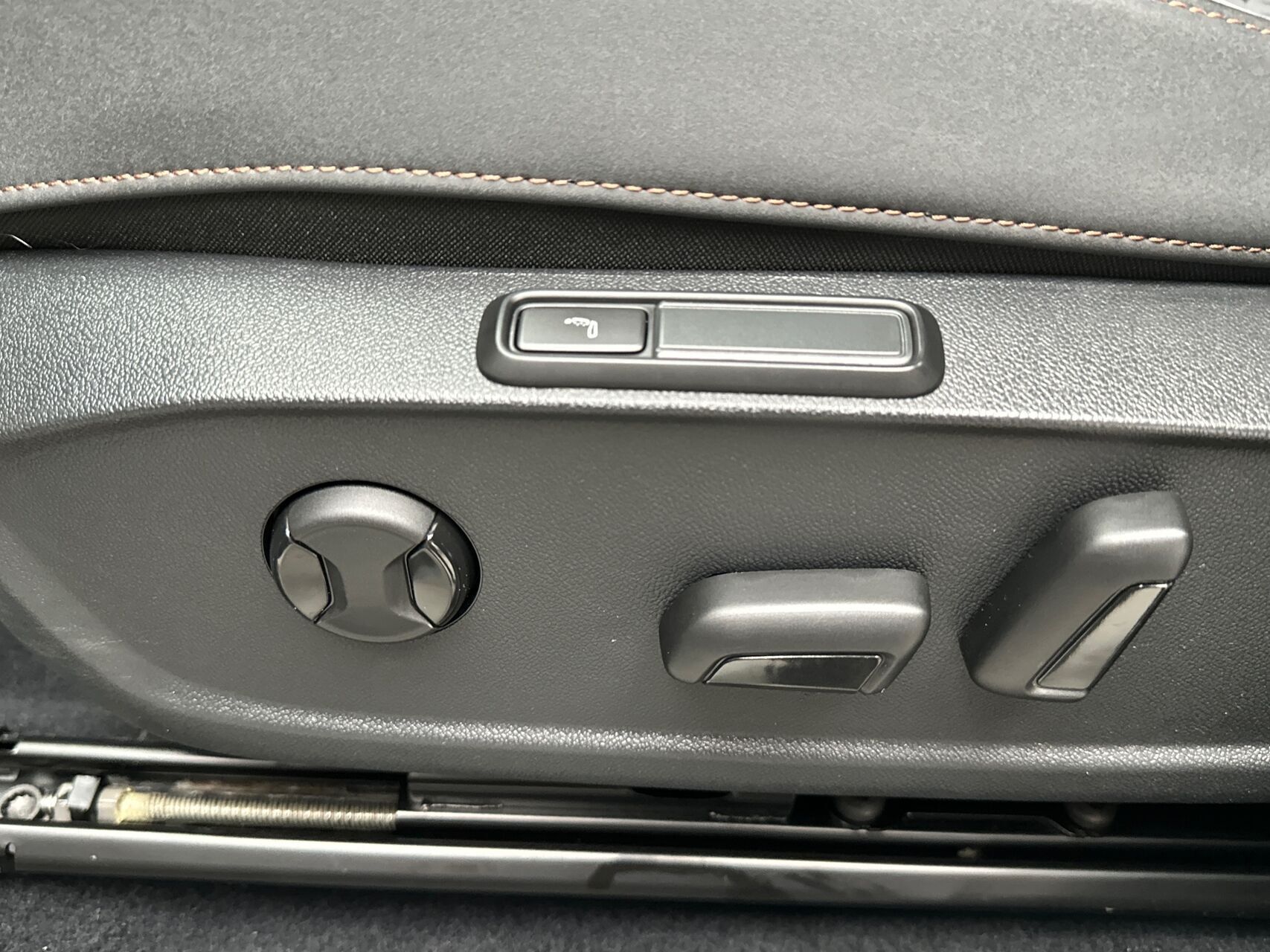 Grå Cupra Born fra 2022