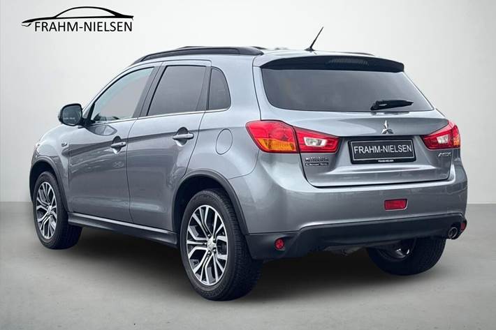 Grå Mitsubishi ASX fra 2015
