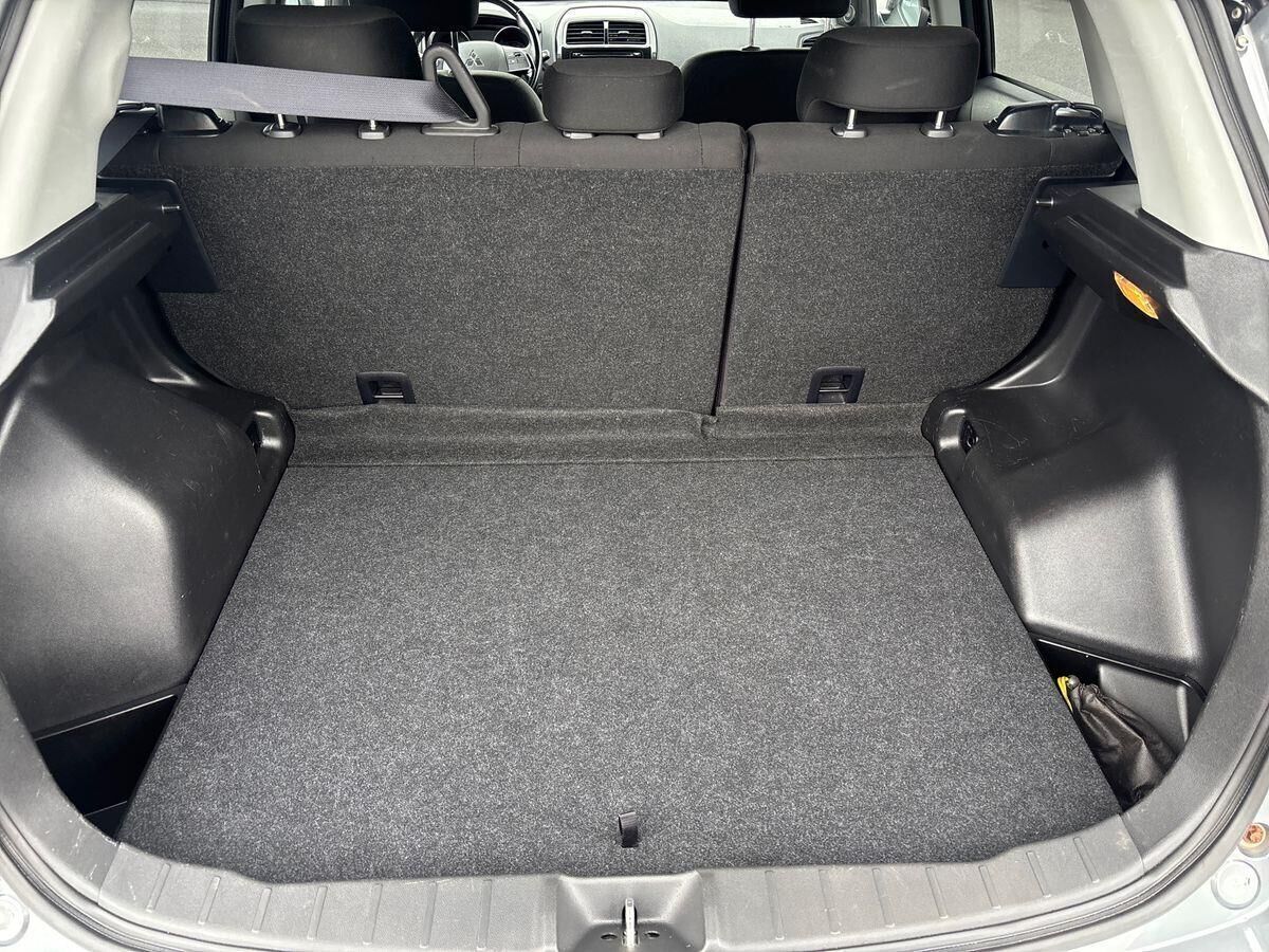 Grå Mitsubishi ASX fra 2015