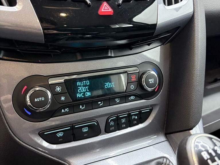 Ford Focus 1,6 EcoBoost Titanium 150HK Stc 6g