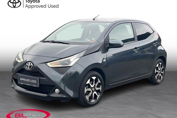 Grå Toyota Aygo fra 2021