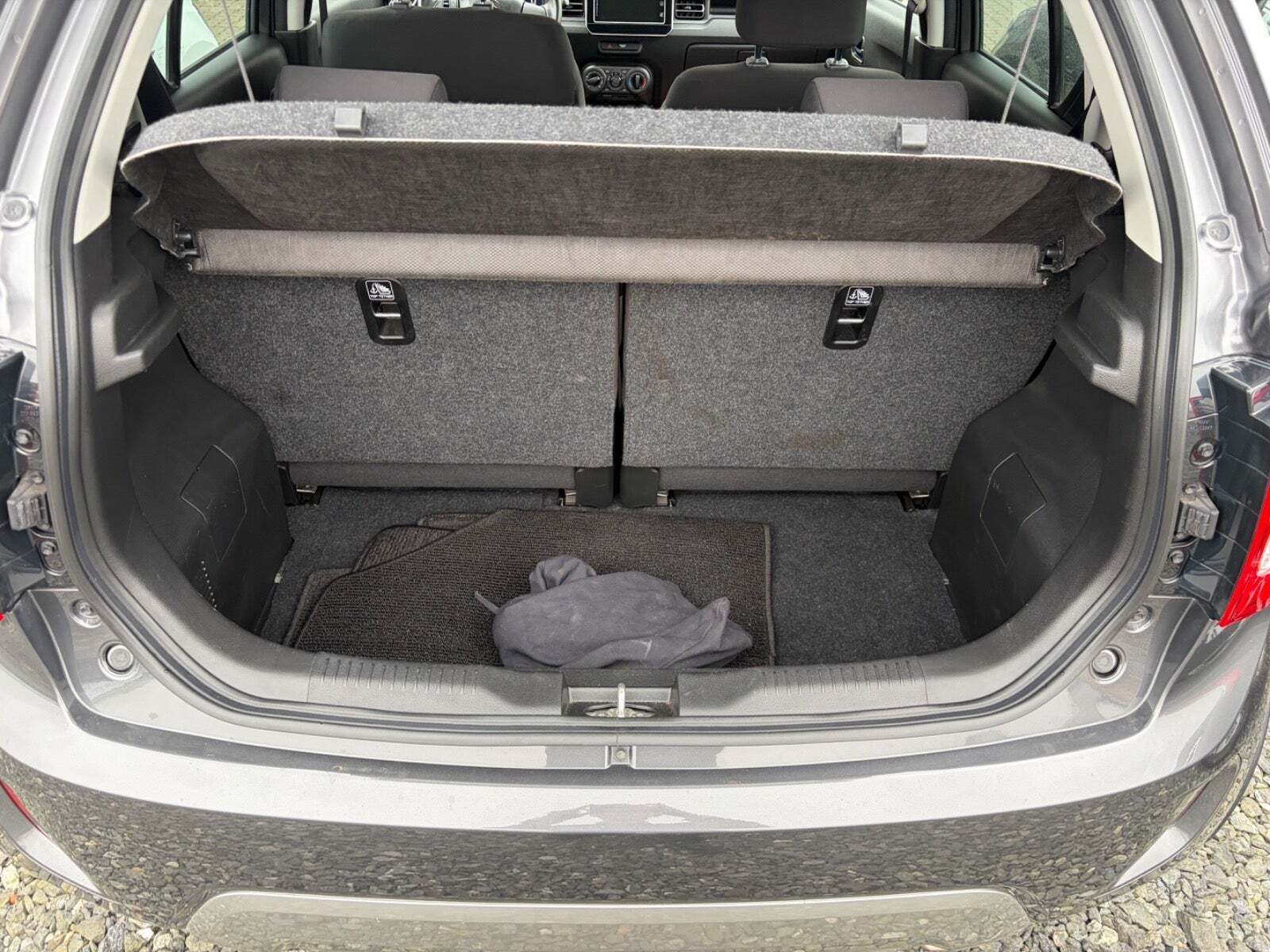 Grå Suzuki Ignis fra 2020