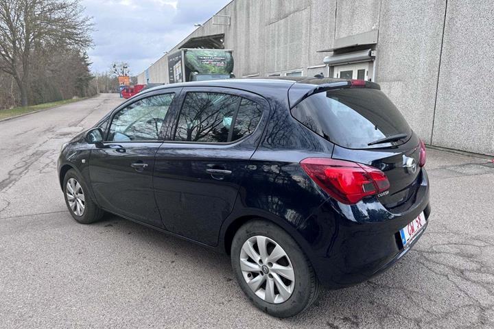 Blå Opel Corsa fra 2018
