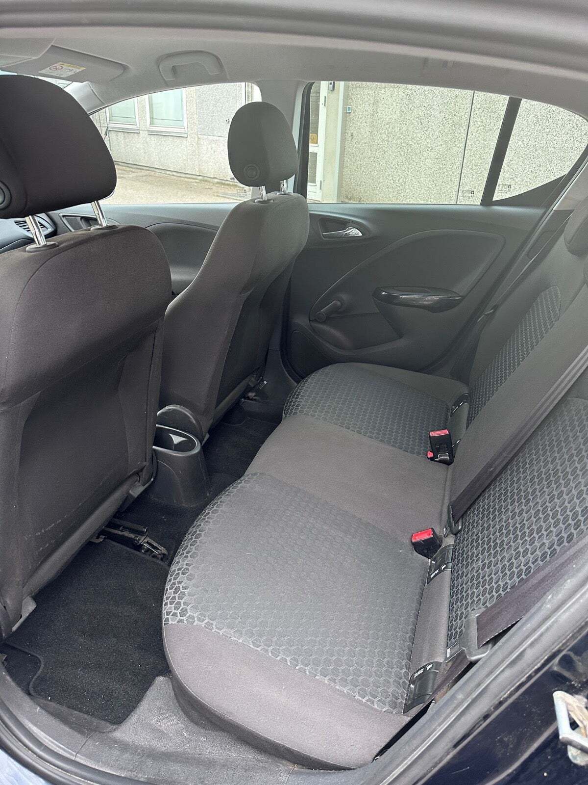 Blå Opel Corsa fra 2018