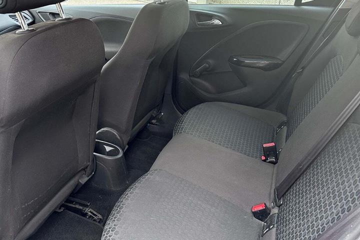 Blå Opel Corsa fra 2018