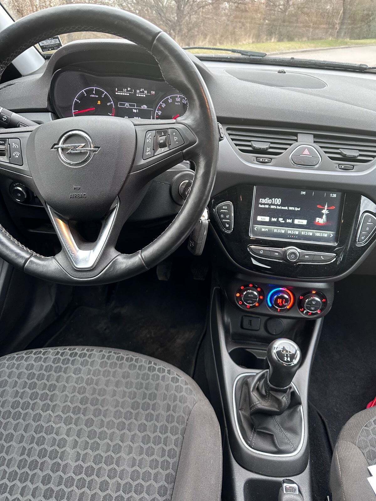 Blå Opel Corsa fra 2018